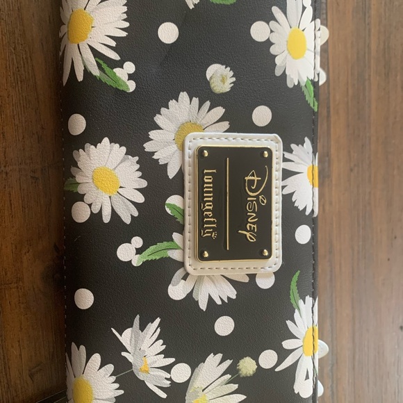New Loungefly Minnie Mouse Daisy Zip Around Wallet - Picture 8 of 9